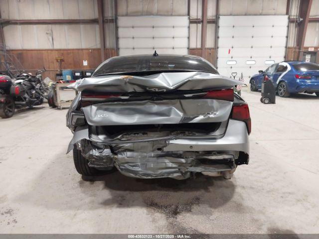 Kia K5 Gt-line Image 16