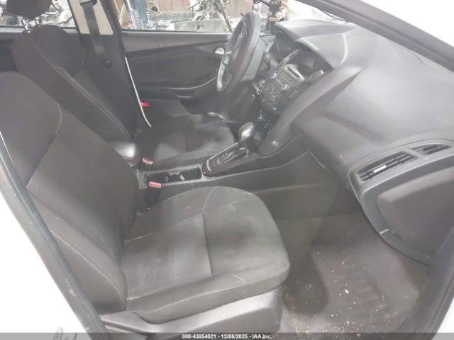 Ford Focus Se Image 16