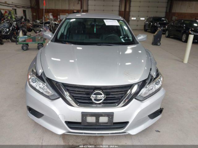 Nissan Altima 2.5 S Image 8
