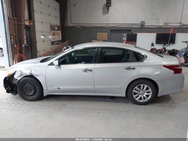 Nissan Altima 2.5 S Image 6