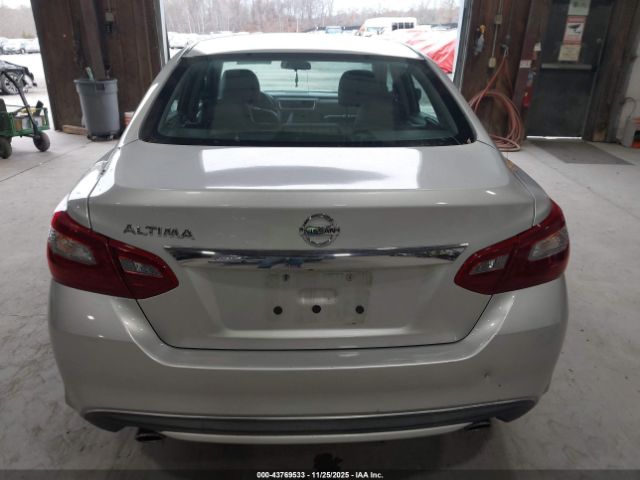 Nissan Altima 2.5 S Image 10