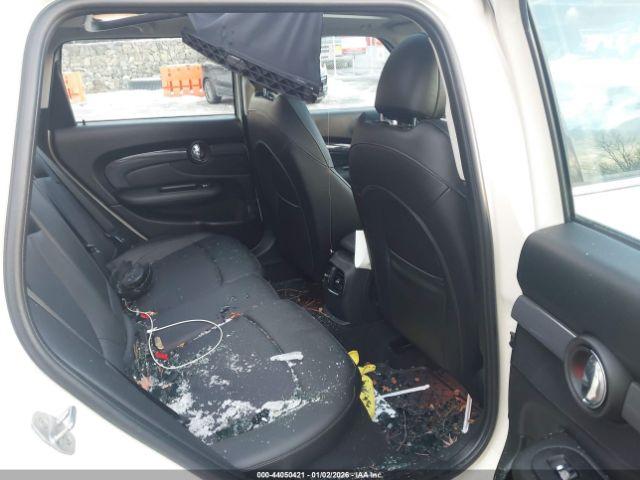 MINI Clubman Cooper S Image 9