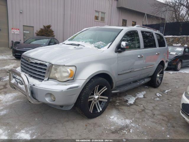 Chrysler Aspen Limited Image 2