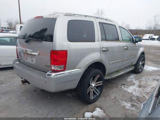 Chrysler Aspen Limited Image 4