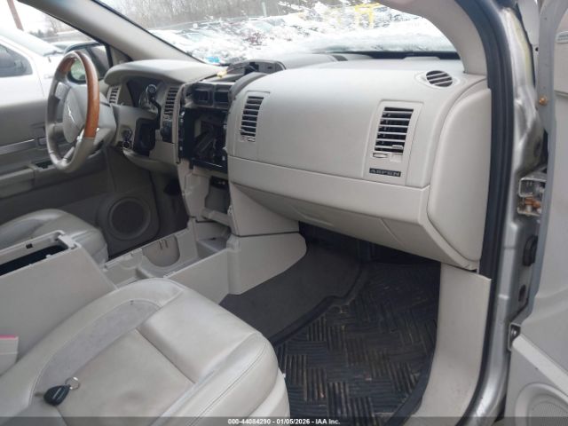 Chrysler Aspen Limited Image 5