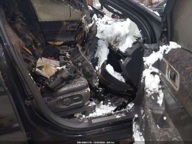 Ford Explorer Limited Image 14