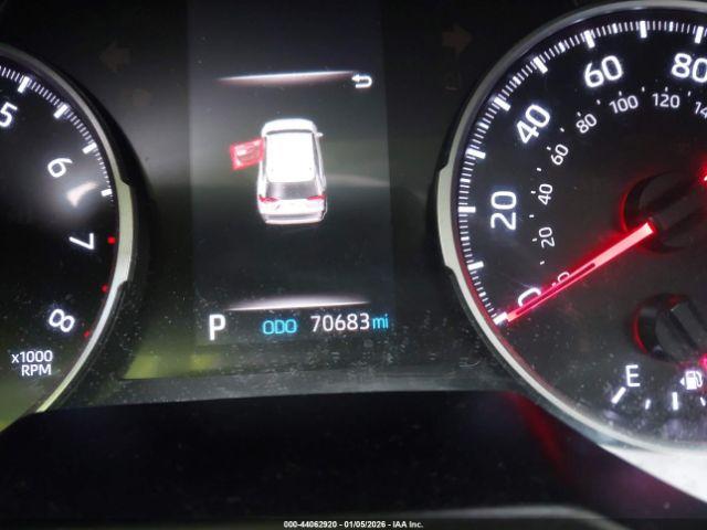 Toyota RAV4 Le Image 2