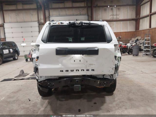 Toyota 4Runner Sr5 Image 5