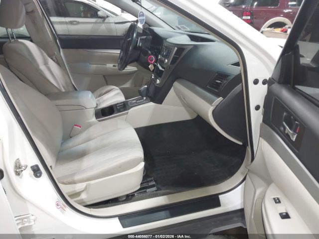 Subaru Outback 2.5i Premium Image 3