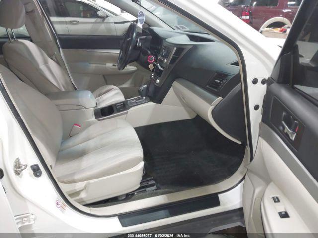 Subaru Outback 2.5i Premium Image 3