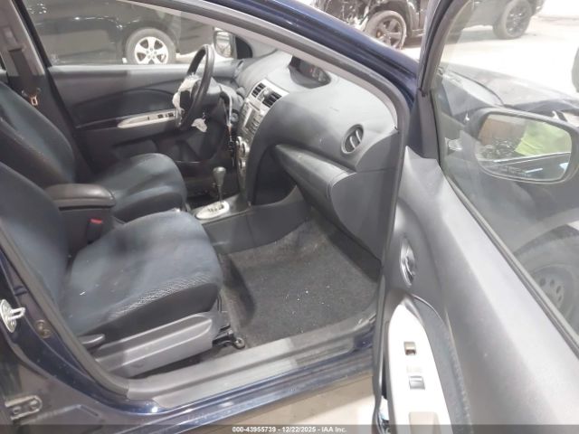 Toyota Yaris Image 13