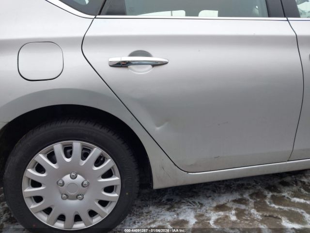 Nissan Sentra Image 9