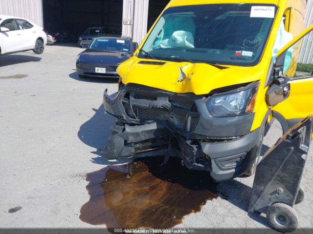 Ford Transit Image 10