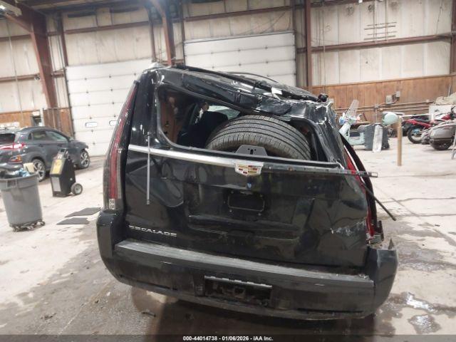 Cadillac Escalade Luxury Image 8