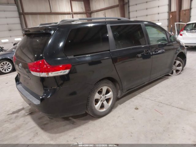 Toyota Sienna Le V6 Image 10