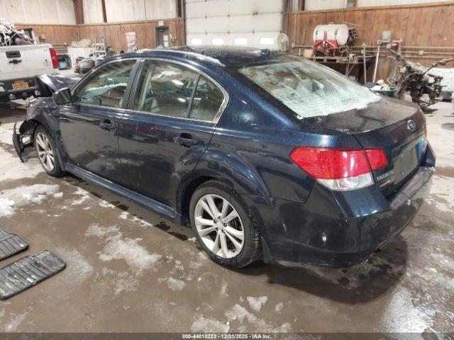 Subaru Legacy 2.5i Premium Image 2