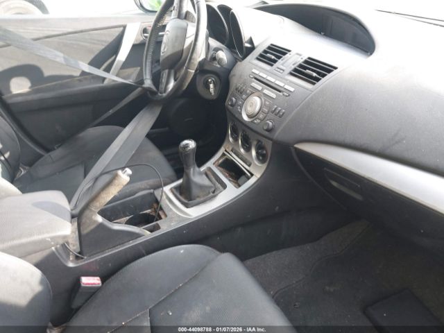 Mazda Mazda3 S Sport Image 2