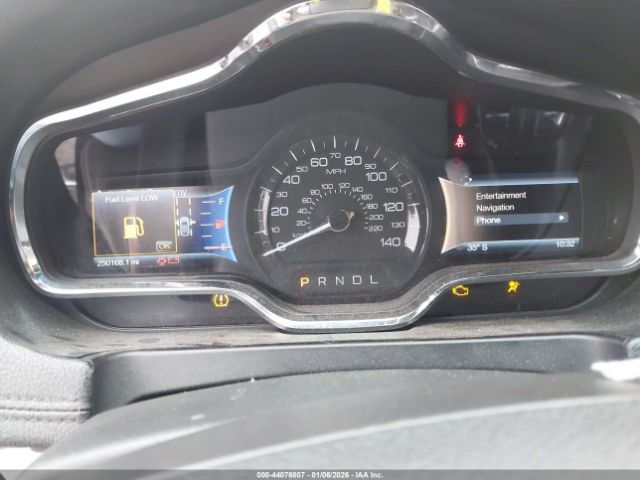 Lincoln MKT Livery Image 6