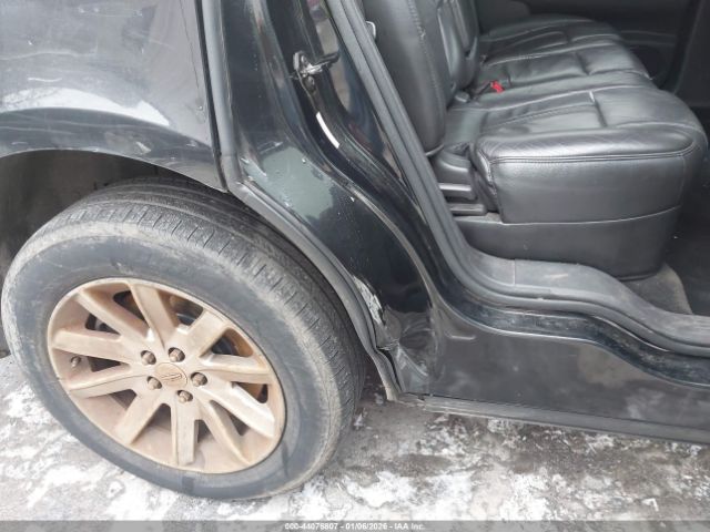 Lincoln MKT Livery Image 8