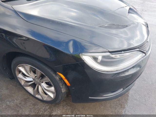 Chrysler 200 S Image 3