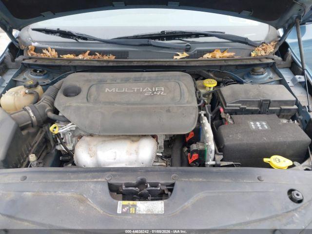 Chrysler 200 S Image 8