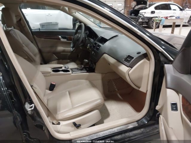 Mercedes-Benz C-Class Sport 4matic Image 16