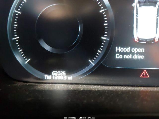 Volvo XC60 T5 Momentum Image 16