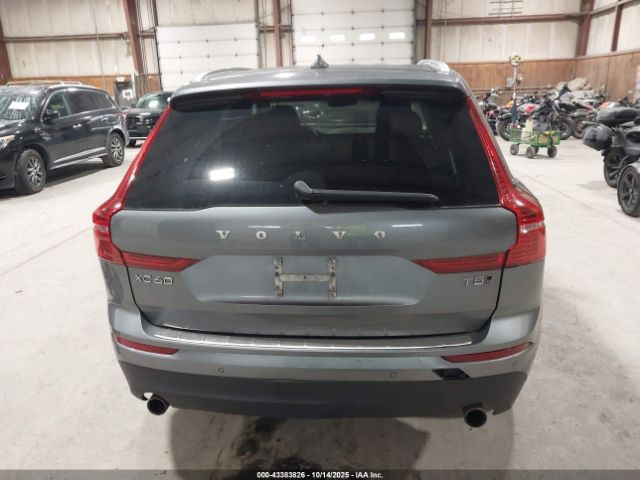 Volvo XC60 T5 Momentum Image 11