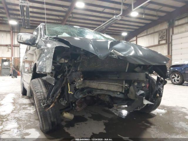 Chrysler Town & Country Limited Image 10