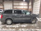 Chrysler Town & Country Limited Image 12