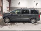 Chrysler Town & Country Limited Image 15