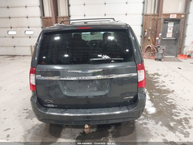 Chrysler Town & Country Limited Image 14