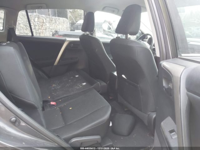 Toyota RAV4 Le Image 11