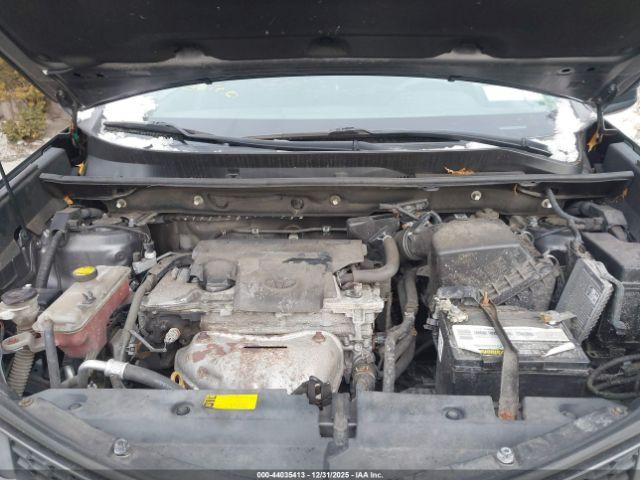 Toyota RAV4 Le Image 15