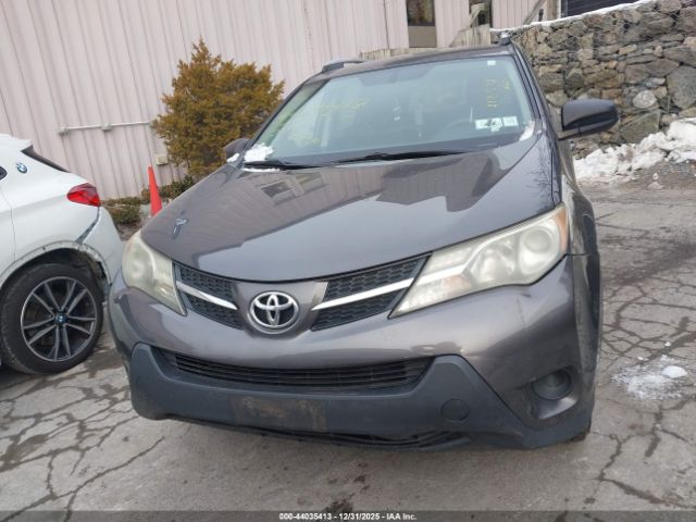 Toyota RAV4 Le Image 7