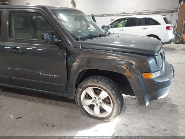 Jeep Patriot Latitude Image 2