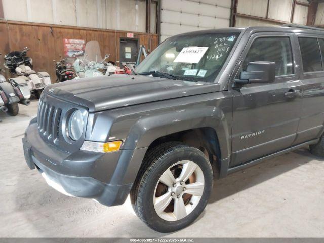 Jeep Patriot Latitude Image 9