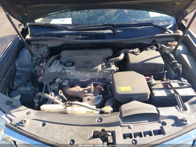 Toyota Camry Le Image 9