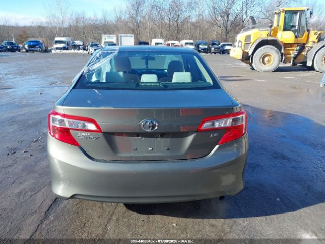 Toyota Camry Le Image 7