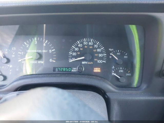 Jeep Cherokee Sport Image 7