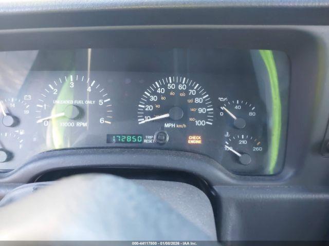 Jeep Cherokee Sport Image 7