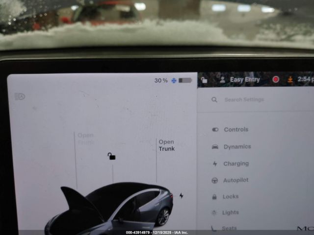 Tesla Model 3 Image 2