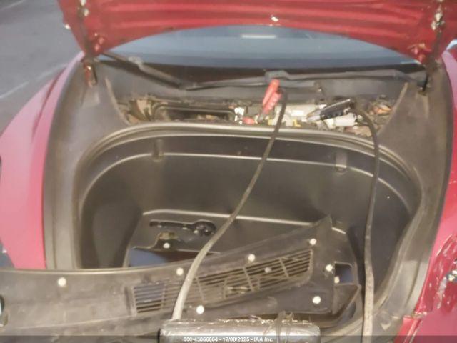 Tesla Model 3 Image 8