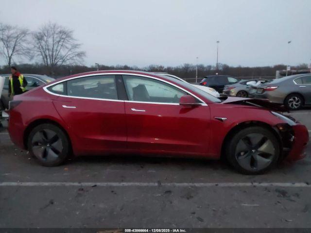 Tesla Model 3 Image 12