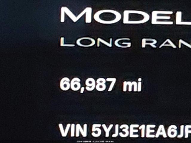 Tesla Model 3 Image 13