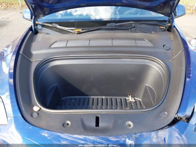 Tesla Model Y Image 15