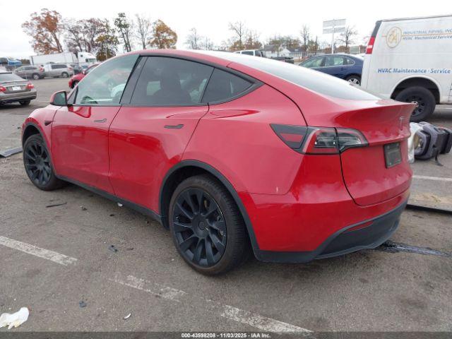 Tesla Model Y Long Range Dual Motor All-wheel Drive Image 3