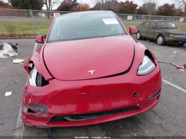 Tesla Model Y Long Range Dual Motor All-wheel Drive Image 11