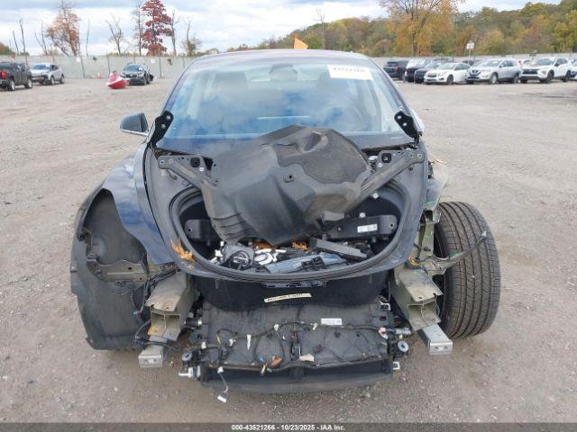 Tesla Model 3 Image 9