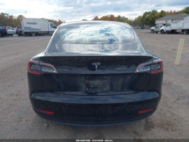 Tesla Model 3 Image 16